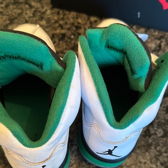 Jordan retro 5 White and Green Sneakers EUC 6 - Picture 6 of 13